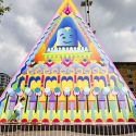 Londra, una piramide colorata celebra il movimento LGBT e il ritorno alla convivialità 