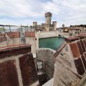 Il Castello Scaligero di Sirmione si rinnova: restauri per il monumento sul lago di Garda 