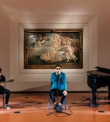 Uffizi, il cantante Emanuele Aloia gira un video davanti alla Venere di Botticelli