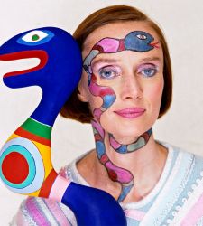 Il luogo dei sogni: la mostra su Niki de Saint Phalle e sul Giardino dei Tarocchi a Capalbio