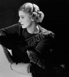 Lee Miller. Storia della fotografa che fece il bagno nella vasca di Hitler