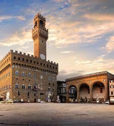 Firenze, torna l'arte contemporanea in Piazza della Signoria: l'opera site specific di Francesco Vezzoli