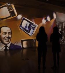 Sta per arrivare a Milano una mostra immersiva su Berlusconi (ma non parlerà di politica)