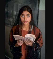 Leggere: a Bari la grande mostra di Steve McCurry dedicata alla lettura