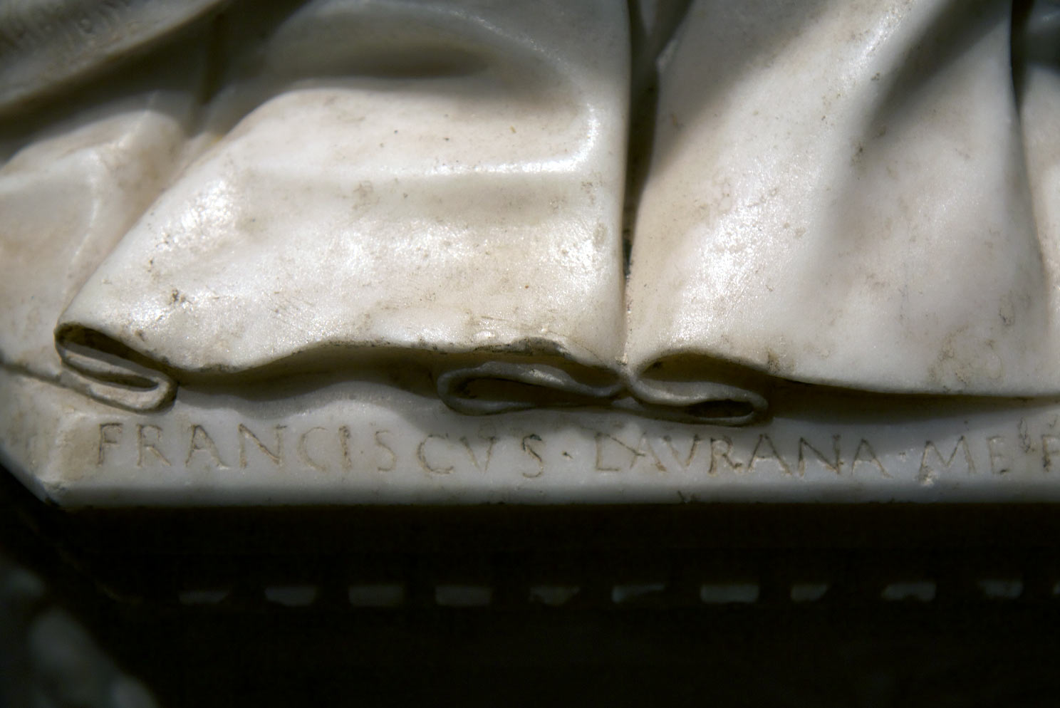La firma di Francesco Laurana sulla Madonna della Neve. Foto di Salvo Alibrio
