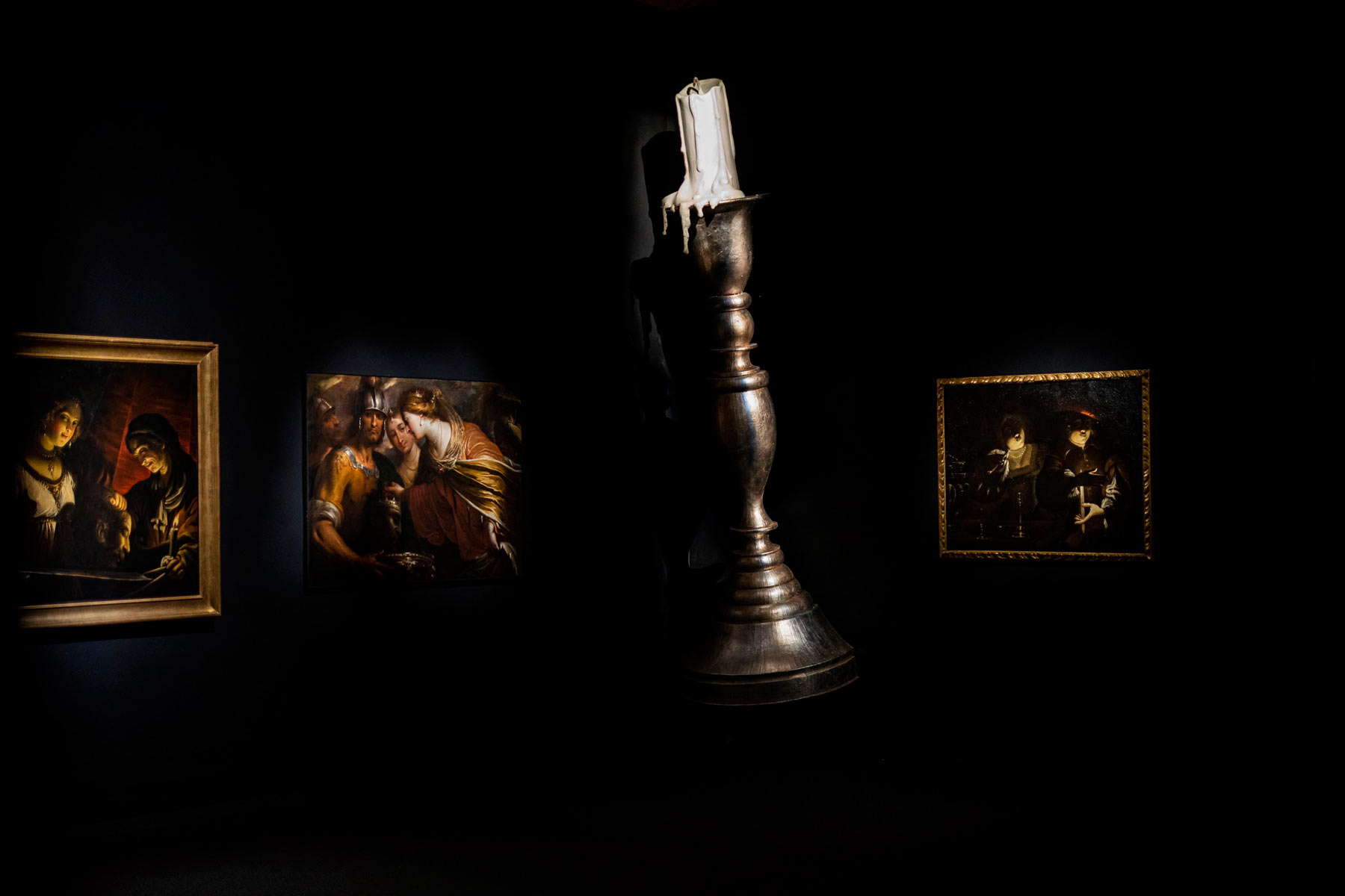 Sala della mostra I pittori della luce. Da Caravaggio a Paolini
 Sala della mostra I pittori della luce. Da Caravaggio a Paolini