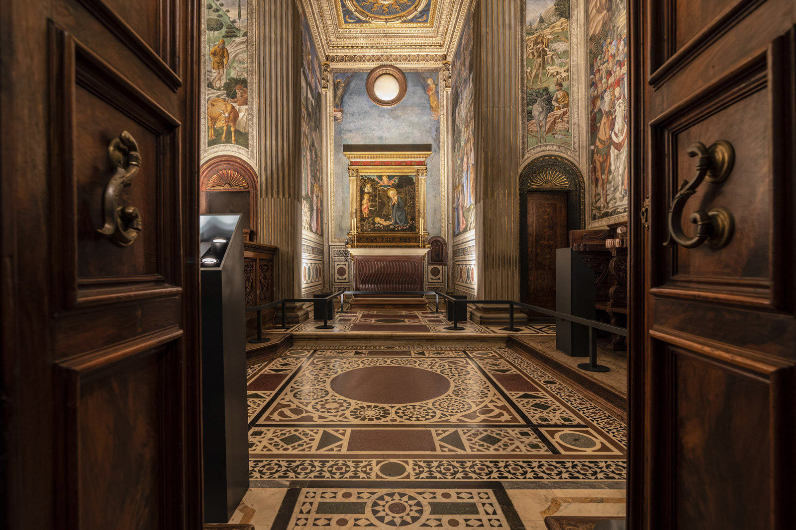 Ingresso alla Cappella dei Magi di Palazzo Medici Riccardi. Foto di Linea Light Group che ha curato l'impianto di illuminazione
