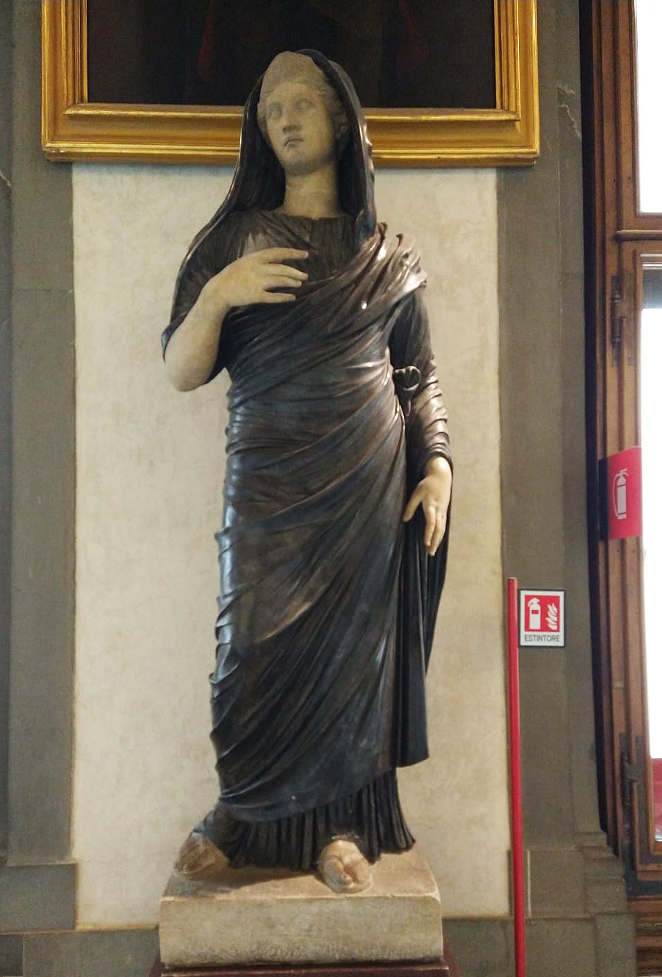 Arte romana, Statua di Cerere (fine I-inizio II secolo d.C.; basanite e marmo pario; Firenze, Gallerie degli Uffizi) 
