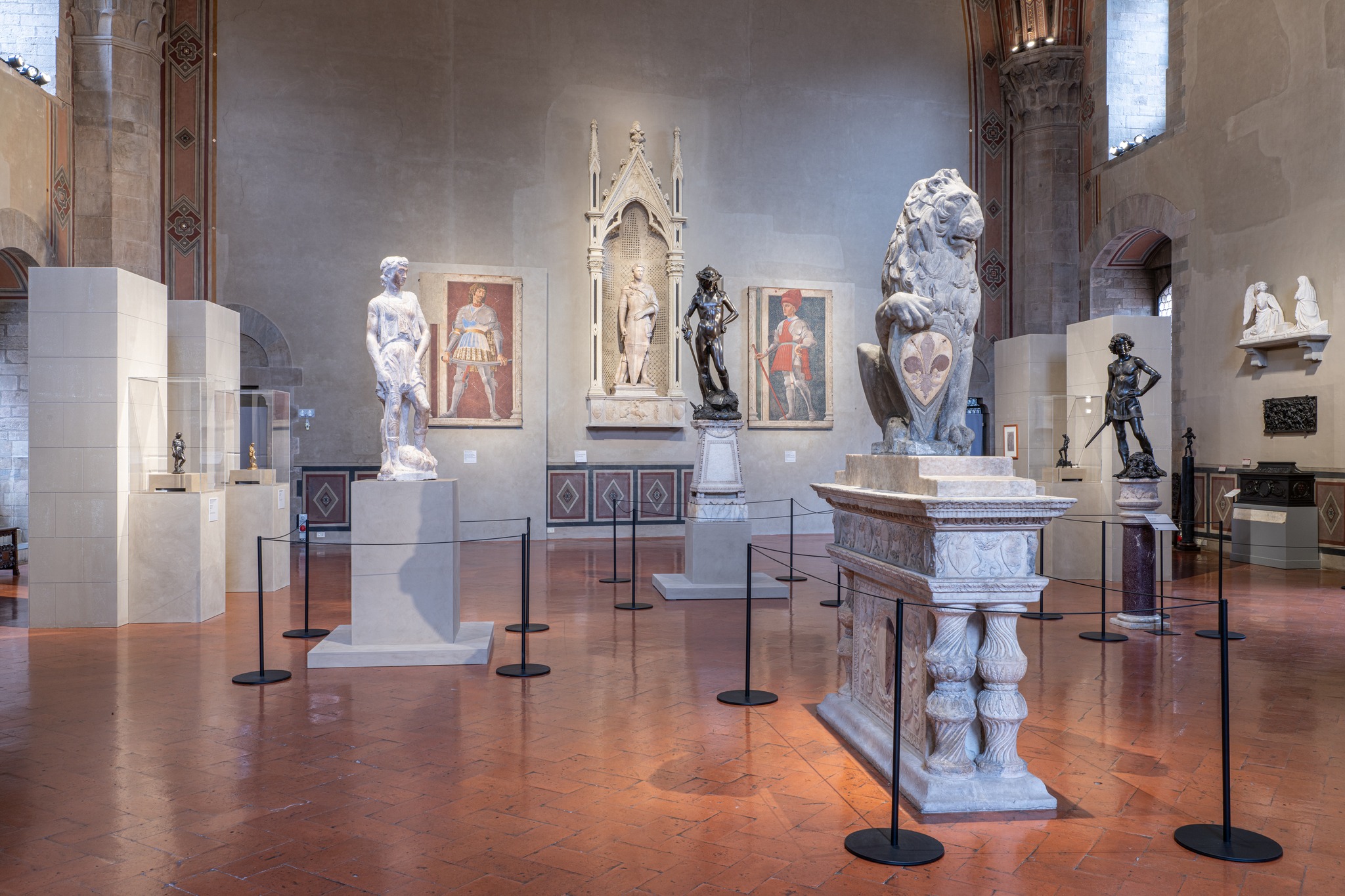 Sala della mostra Donatello. Il Rinascimento. Foto di Ela Bialkowska - OKNO Studio
 Sala della mostra Donatello. Il Rinascimento. Foto di Ela Bialkowska - OKNO Studio