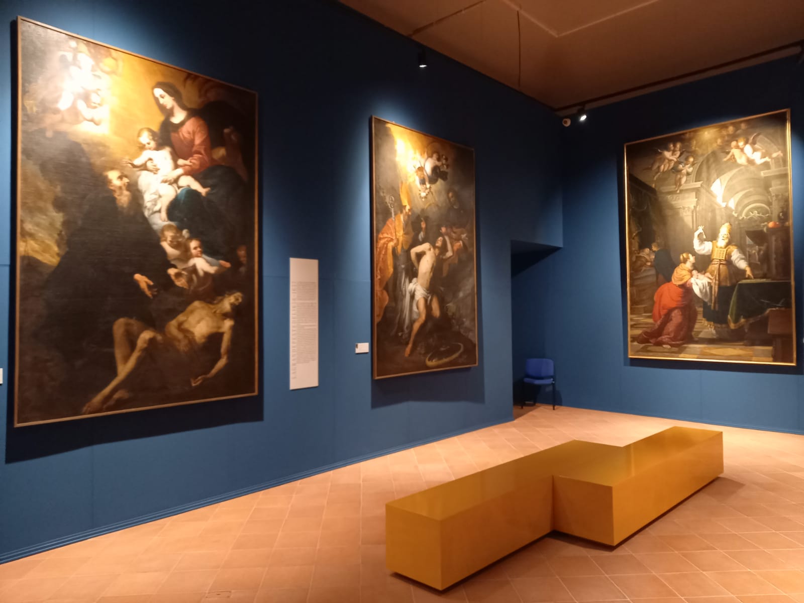 Allestimenti della mostra Onde barocche
