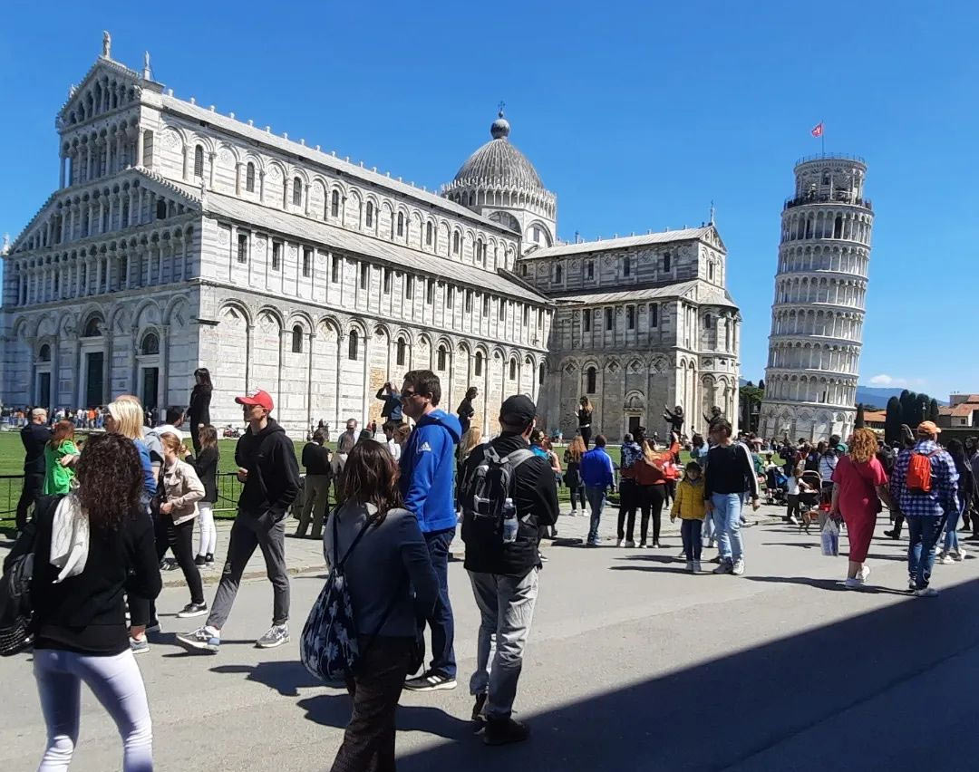 Turisti a Pisa il giorno di Pasqua. Foto di Cristina Averchi
