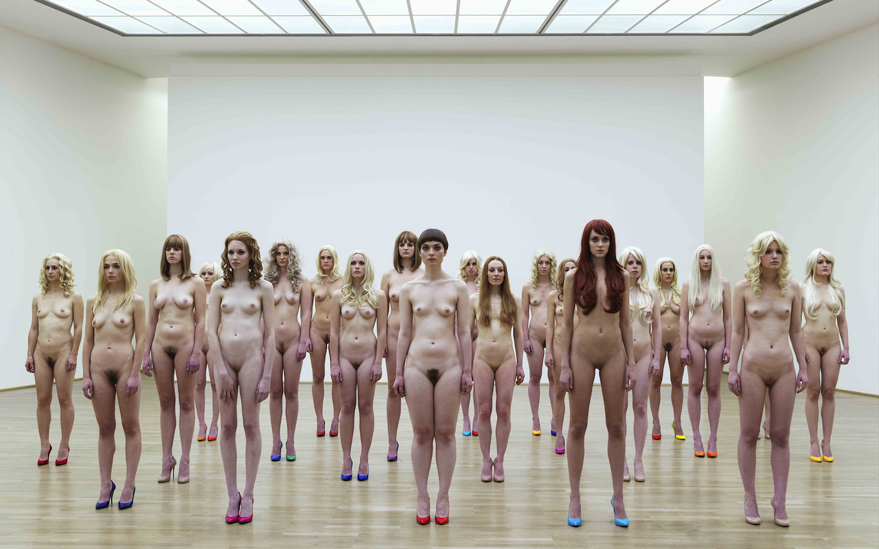 Vanessa Beecroft, VB68 (performance all’MMK - Museum für Moderne Kunst di Francoforte, 2011; stampa digitale)
