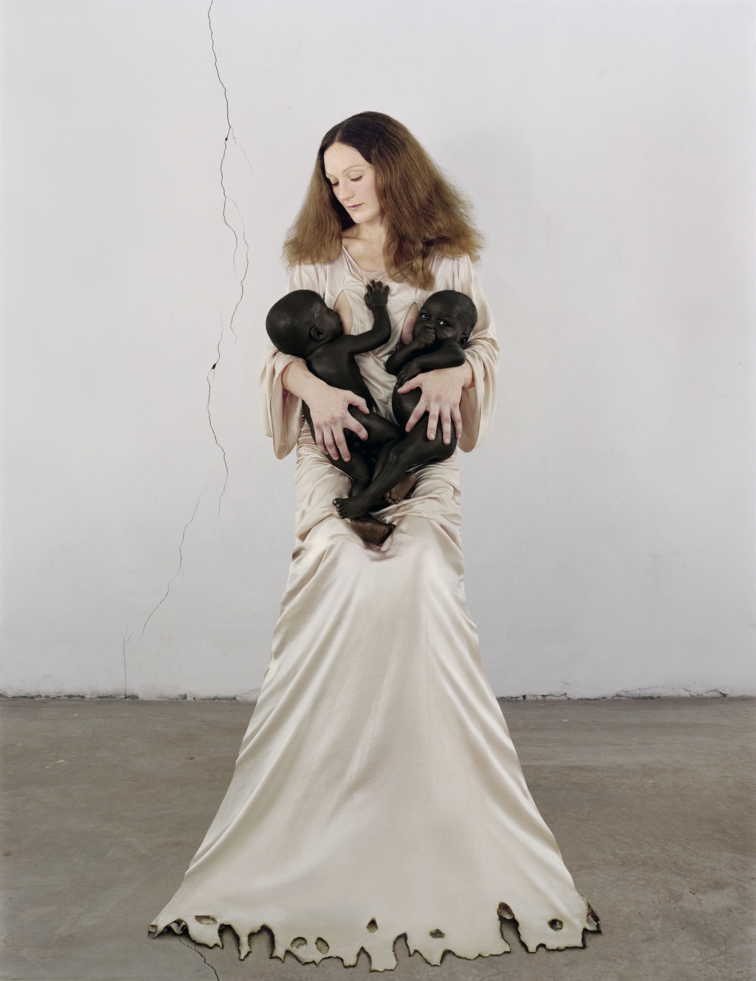 Vanessa Beecroft, VBSS.02 (autoritratto) (2006; stampa digitale, 230,8 x 177,8 cm; Coriano, Fondazione San Patrignano)
