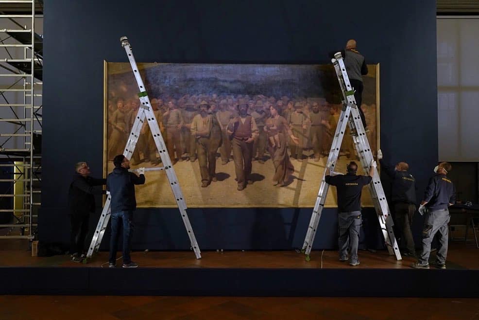 Il Quarto Stato installato nel Salone dei Cinquecento di Firenze. Foto di Dario Nardella
 Il Quarto Stato installato nel Salone dei Cinquecento di Firenze. Foto di Dario Nardella
