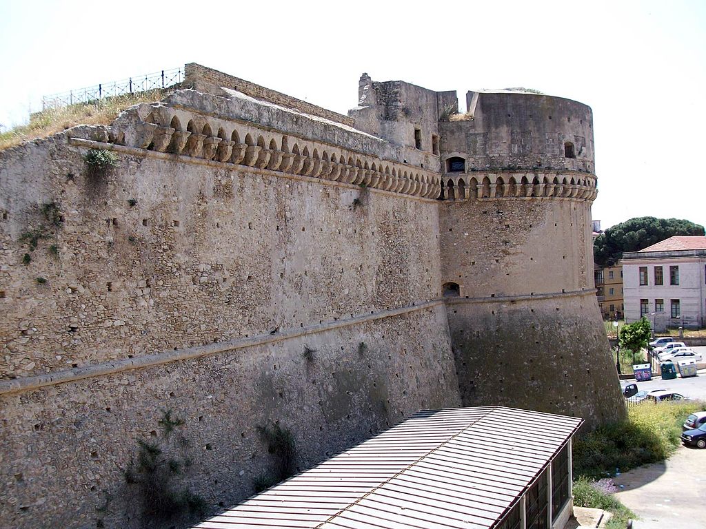 Castello di Carlo V. Foto Revolweb

