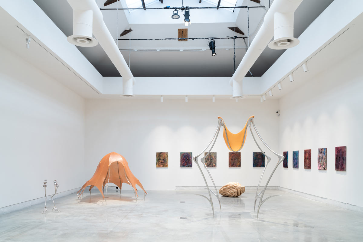 Sala della mostra Il latte dei sogni, Biennale di Venezia 2022. Foto di Marco Cappelletti
