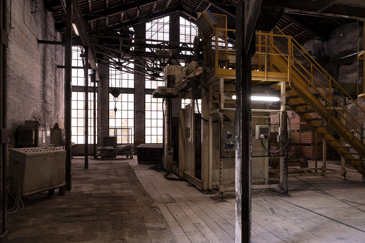 Gian Maria Tosatti, Storia della Notte e Destino delle Comete, Padiglione Italia alla Biennale Arte 2022, a cura di Eugenio Viola, Commissario del Padiglione Italia Onofrio Cutaia. Concessione DGCC - MiC
