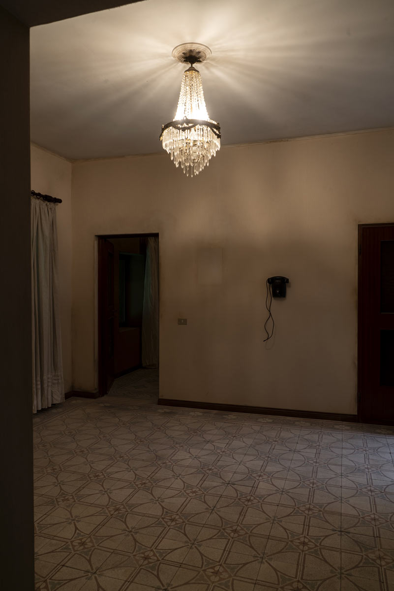 Gian Maria Tosatti, Storia della Notte e Destino delle Comete, Padiglione Italia alla Biennale Arte 2022, a cura di Eugenio Viola, Commissario del Padiglione Italia Onofrio Cutaia. Concessione DGCC - MiC
