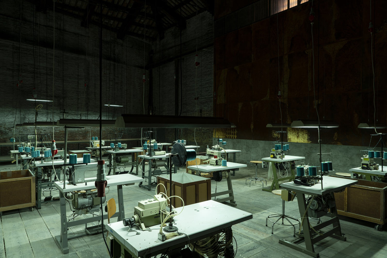 Gian Maria Tosatti, Storia della Notte e Destino delle Comete, Padiglione Italia alla Biennale Arte 2022, a cura di Eugenio Viola, Commissario del Padiglione Italia Onofrio Cutaia. Concessione DGCC - MiC
