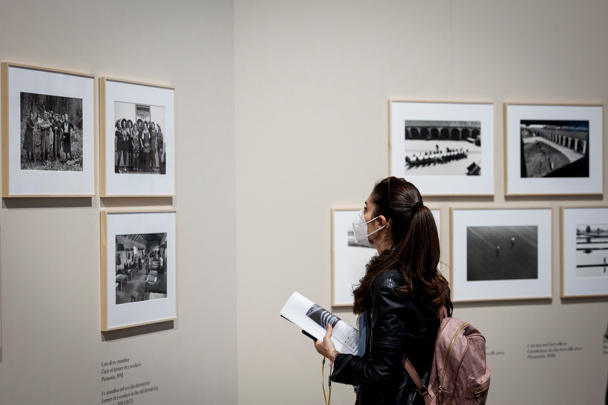 Sala della mostra Gianni Berengo Gardin. L’occhio come mestiere. Foto Musacchio, Ianniello & Pasqualini
 Sala della mostra Gianni Berengo Gardin. L’occhio come mestiere. Foto Musacchio, Ianniello & Pasqualini