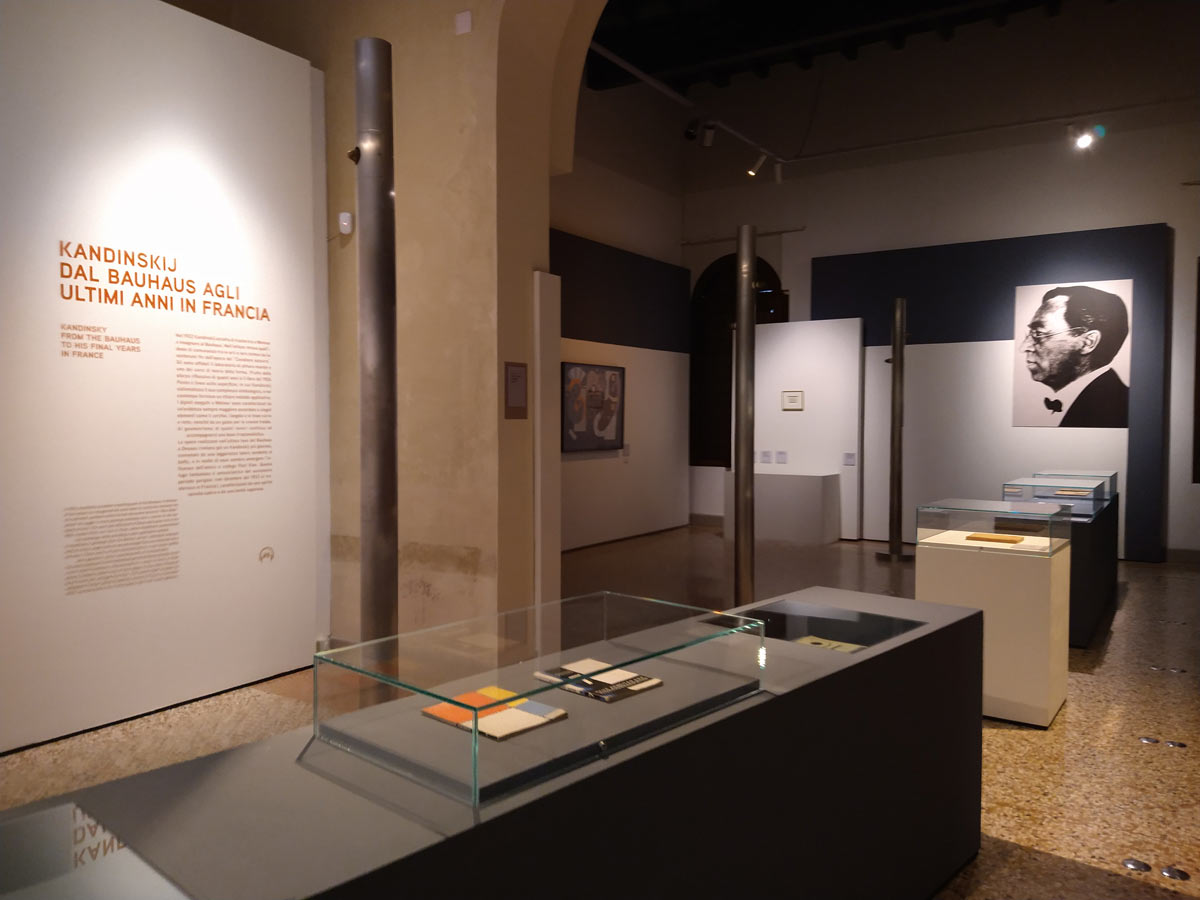 Sala della mostra Kandinskij. L'opera 1900-1940 a Rovigo, Palazzo Roverella

