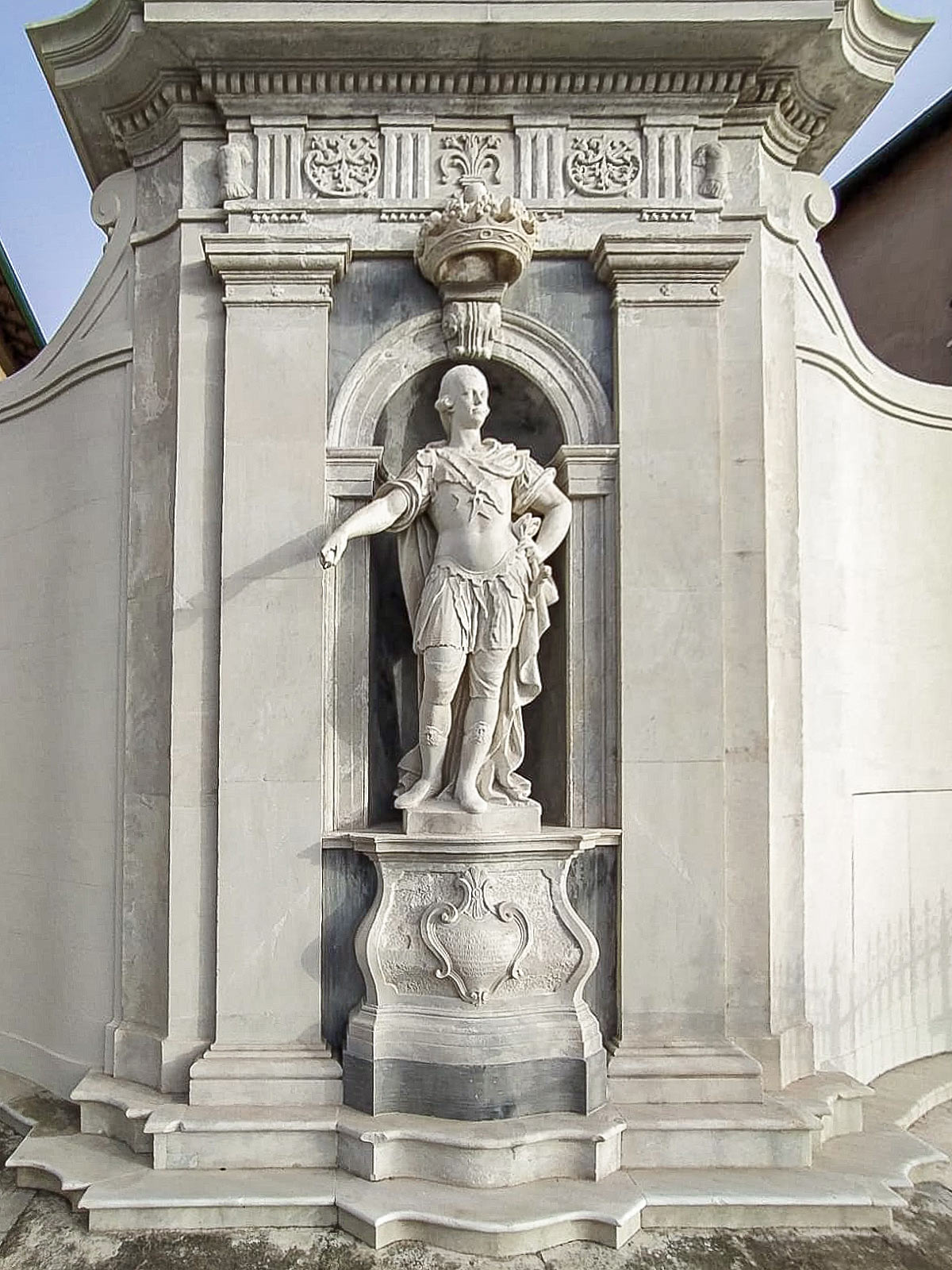 Il monumento a Pietro Leopoldo di Lorena di Domenico Andrea Pelliccia dopo il restauro
