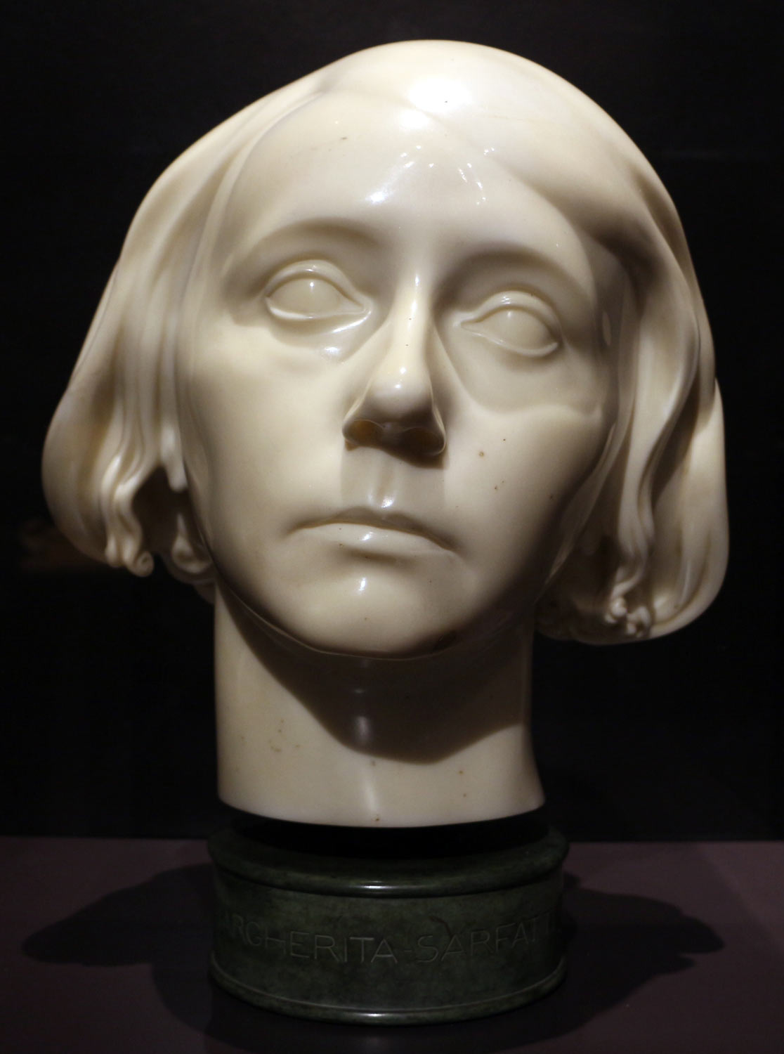 Adolfo Wildt, Ritratto di Margherita Sarfatti (1930; marmo, altezza 47 cm; Collezione privata)
