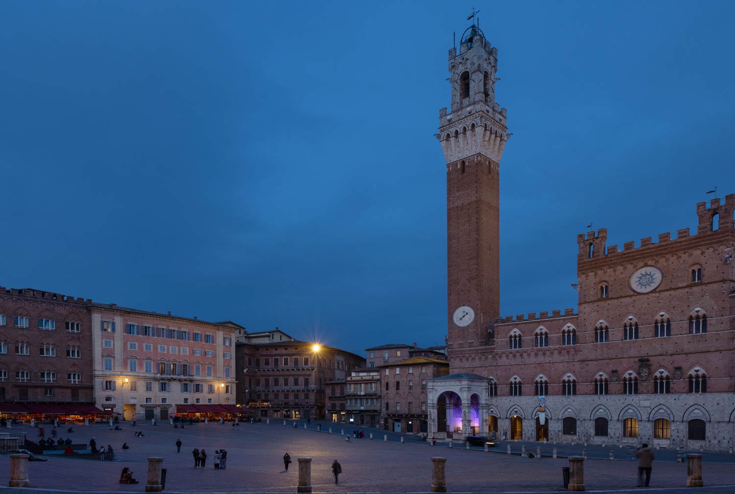 Palazzo Chigi Zondadari visto da Piazza del Campo, foto di Carlo Romano
