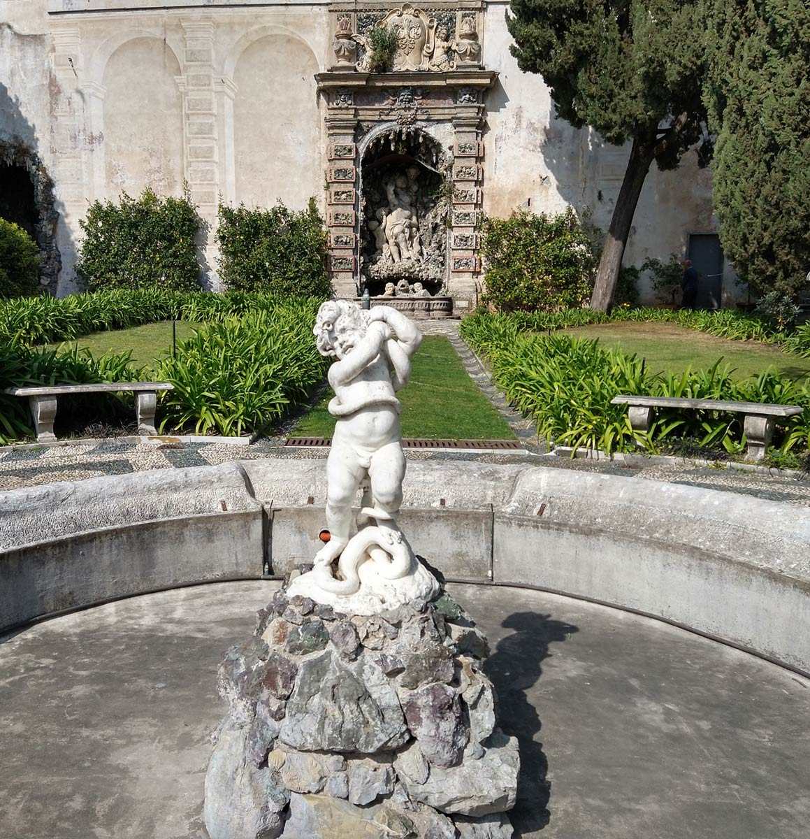 Palazzo Nicolosio Lomellini, giardino superiore
 Palazzo Nicolosio Lomellini, giardino superiore