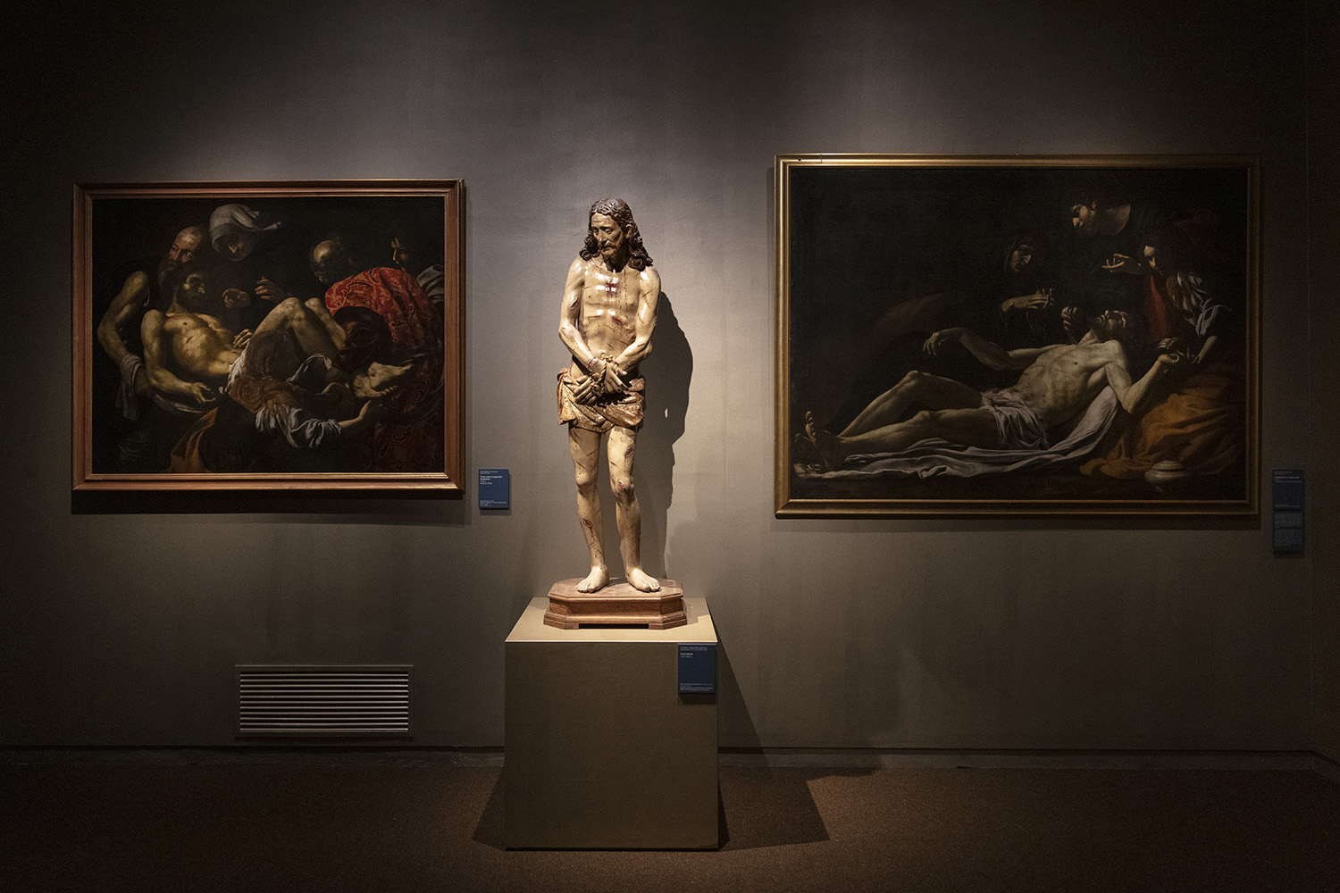 Sala della mostra Il patriarca bronzeo dei Caravaggeschi: Battistello Caracciolo (1578-1635)
