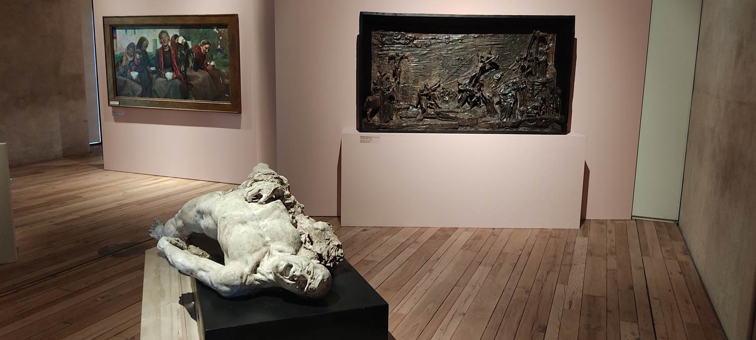 Una sala della mostra con sculture di Fracassi e un dipinto di Umberto Giunti
 Una sala della mostra con sculture di Fracassi e un dipinto di Umberto Giunti