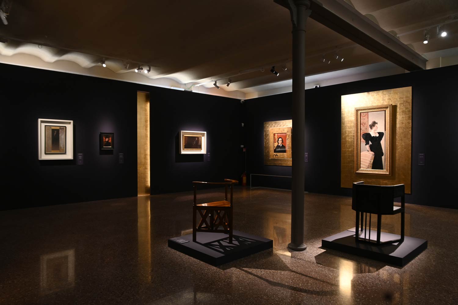 Allestimenti della mostra Klimt. L’uomo, l’artista, il suo mondo
