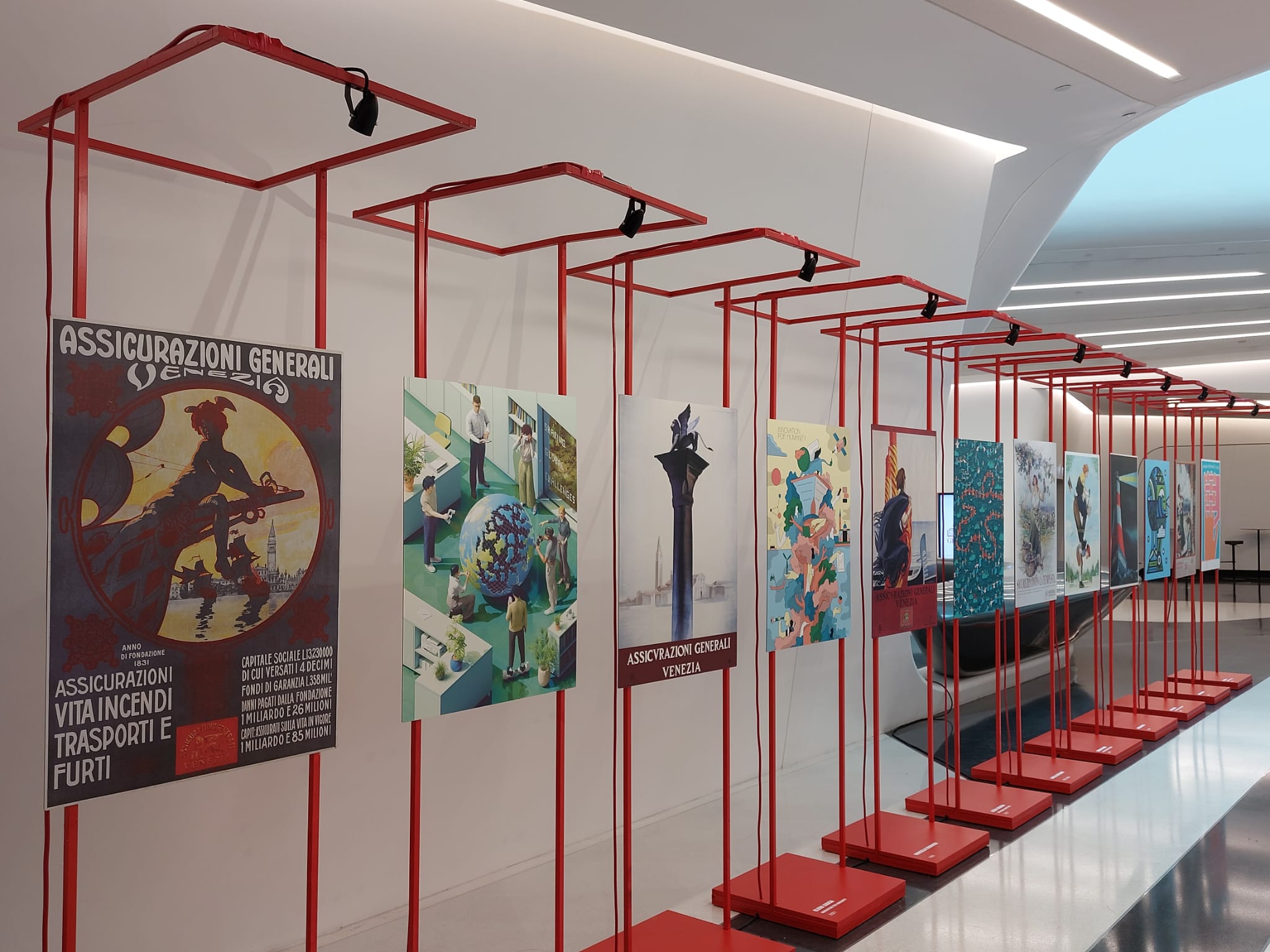 Mostra This is Tomorrow
