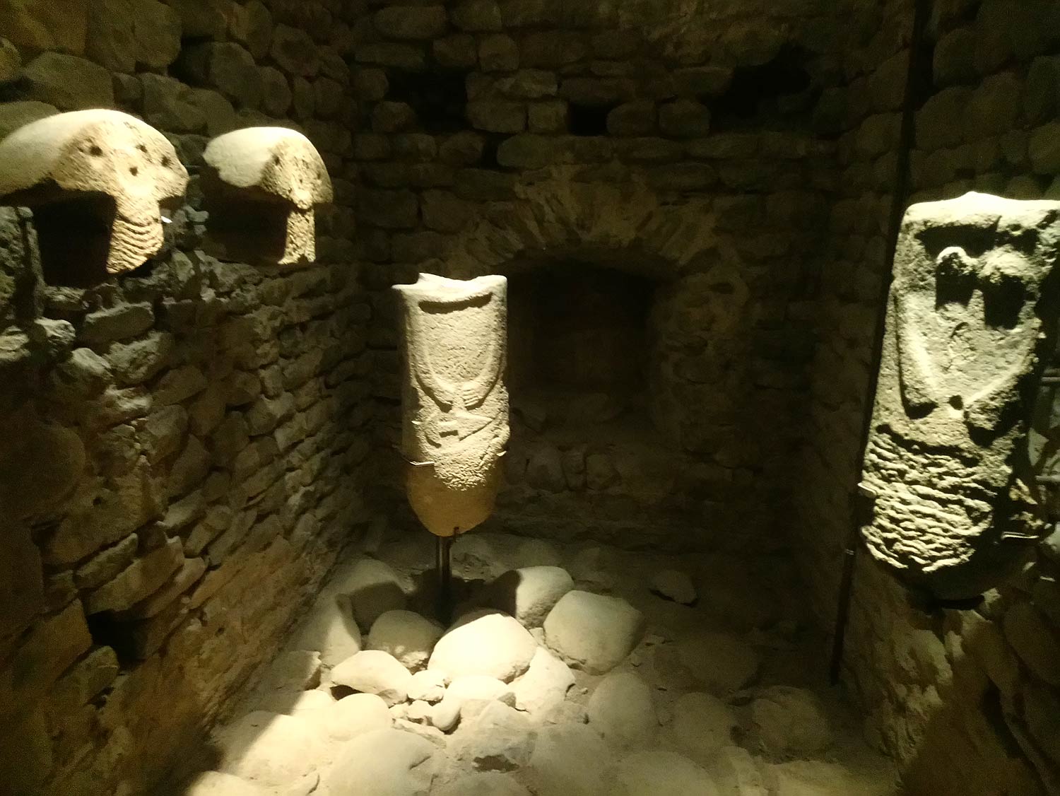 Statue stele al Museo del Castello del Piagnaro di Pontremoli 
