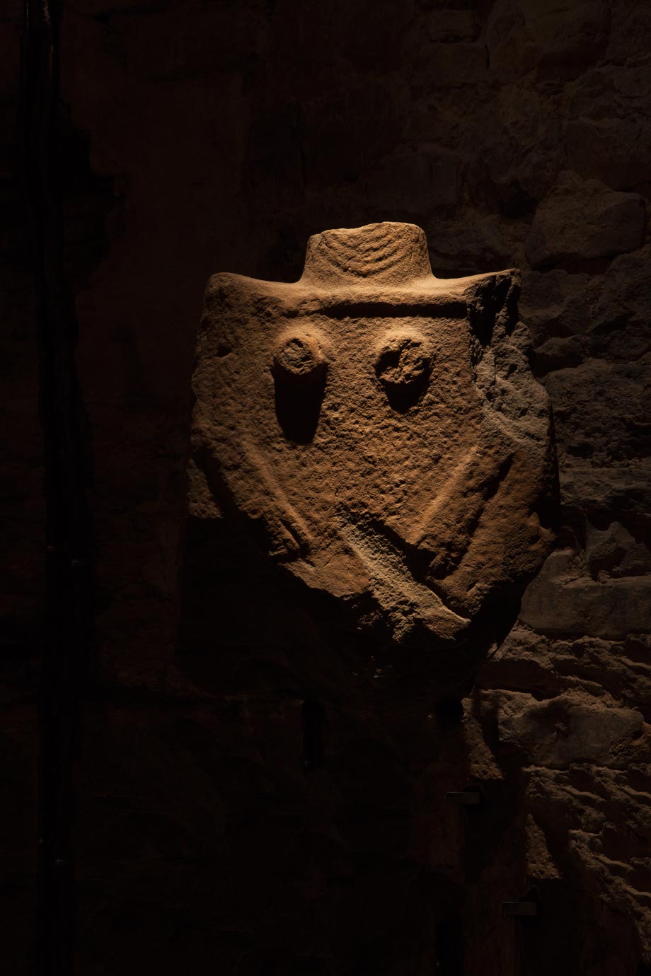 Stele di Betolletto (arenaria; Pontremoli, Museo delle Statue Stele). Foto Museo delle Statue Stele
