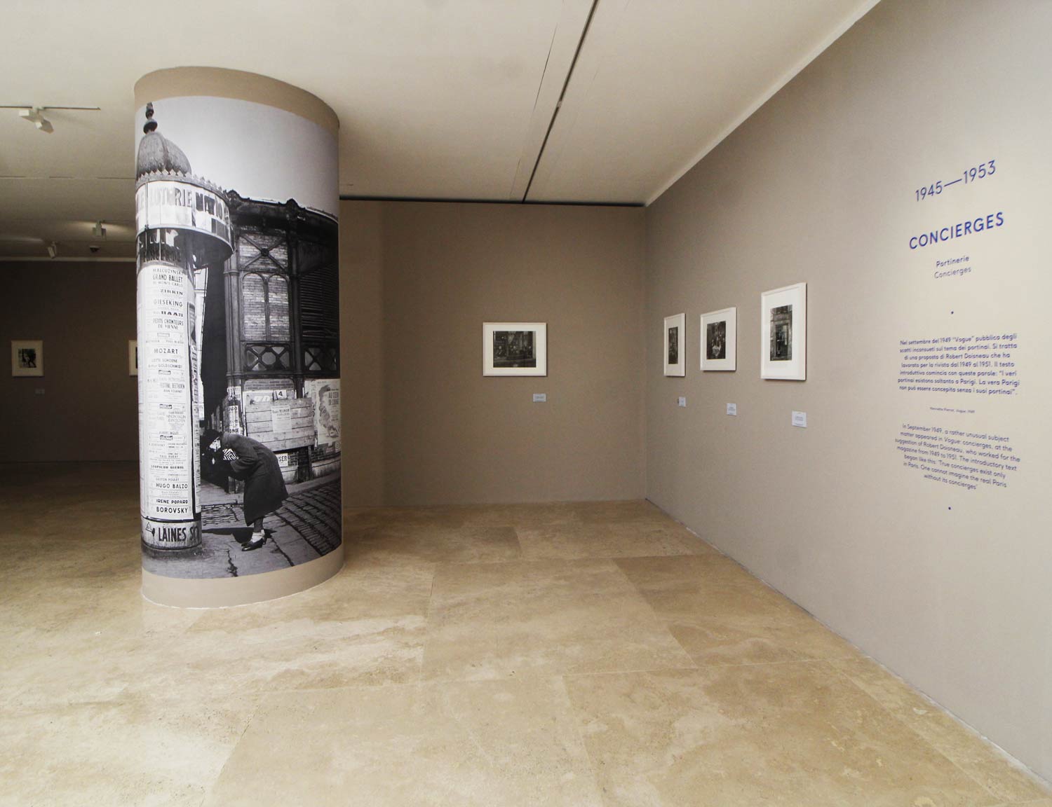 Allestimenti della mostra Robert Doisneau al Museo dell'Ara Pacis di Roma
