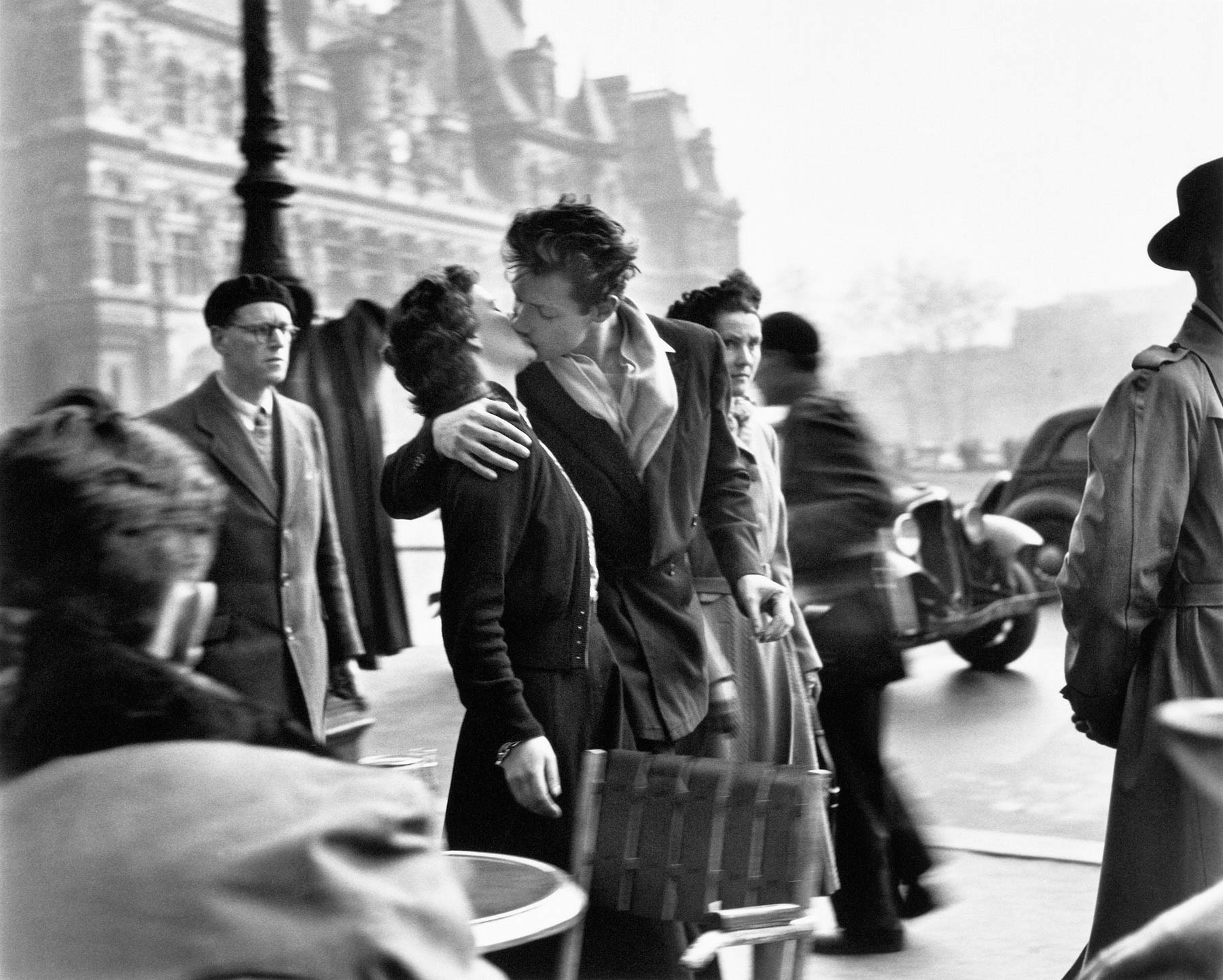 Robert Doisneau, Le baiser de l’Hôtel de Ville, Paris 1950 © Robert Doisneau
