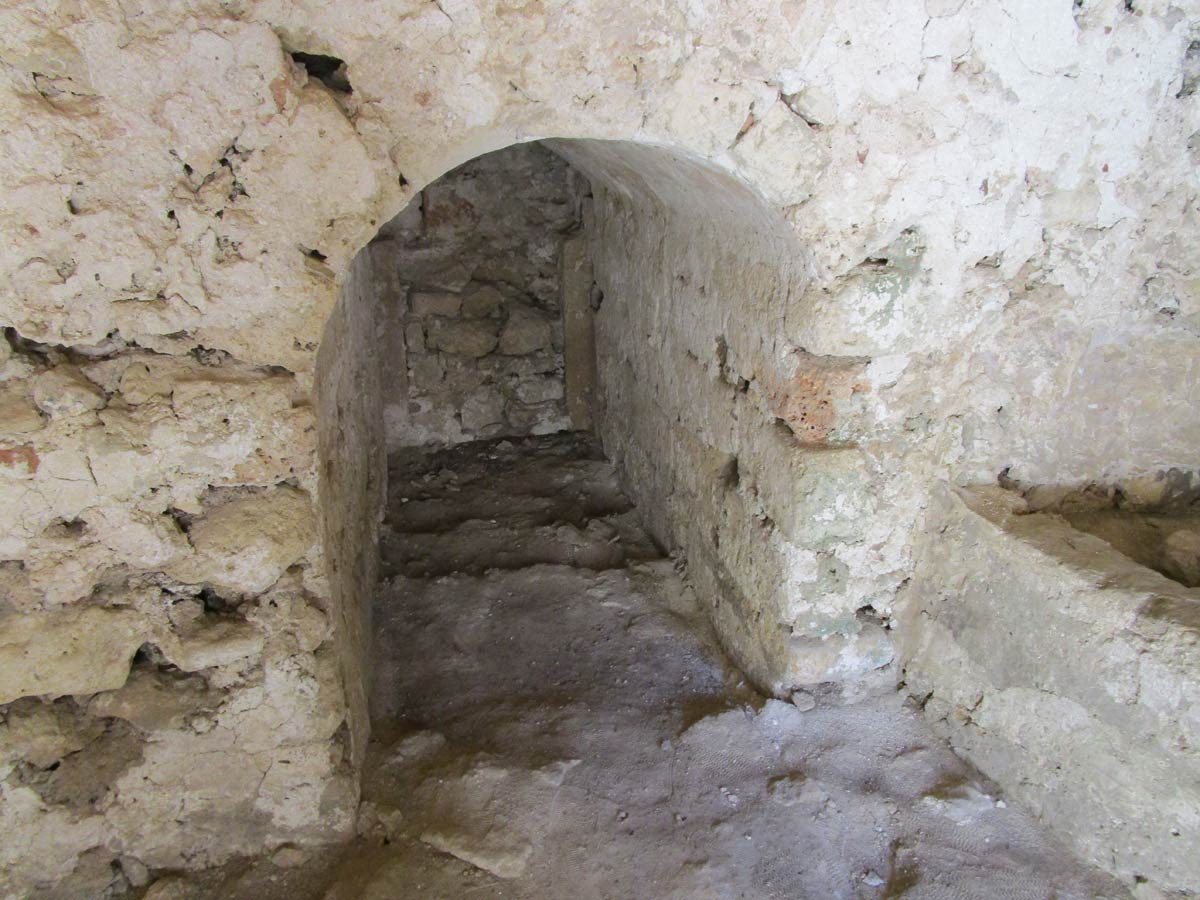 Fig. 9: Porta Nord – Est, interno, particolare della cannoniera, castello, Gallipoli. Foto di Fabio Antonio Grasso
