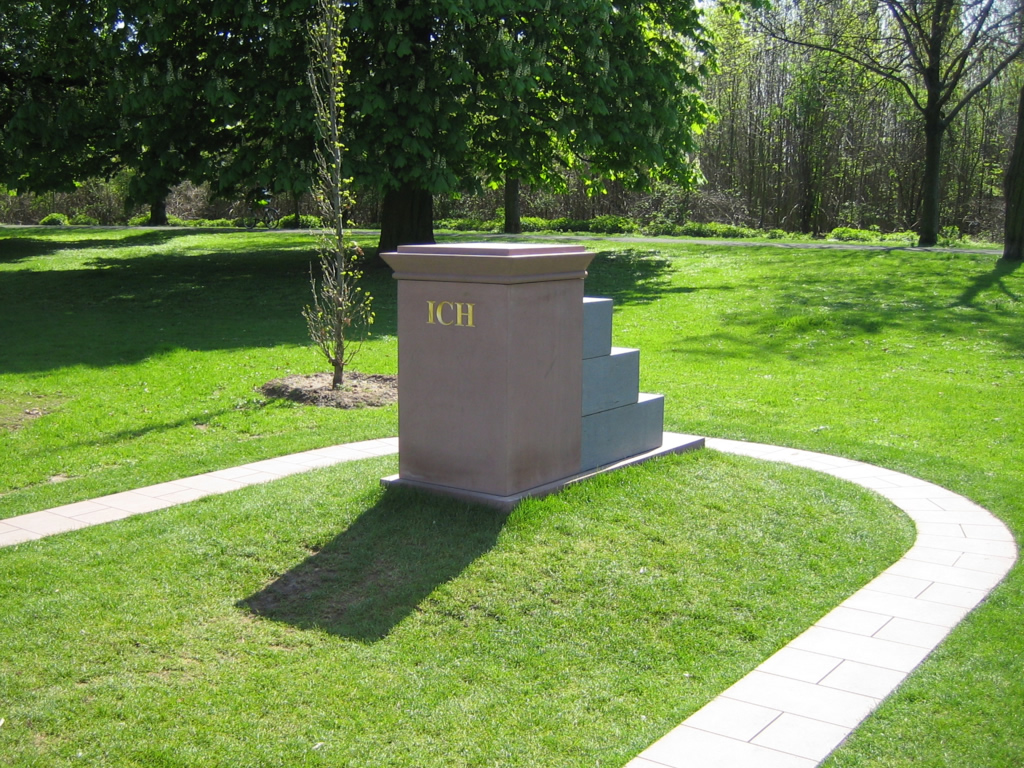 Hans Traxler, Ich-Denkmal (2005)
