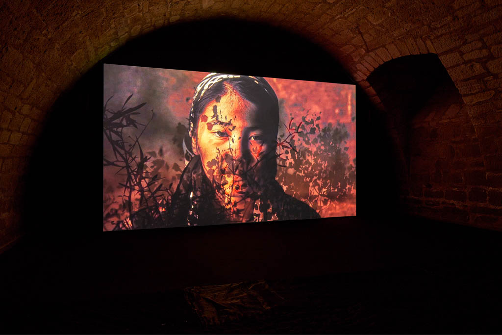 Saodat Ismailova, Bibi Seshanbe (2022; veduta dell'installazione a Documenta). Foto Documenta/Nicolas Wefers
