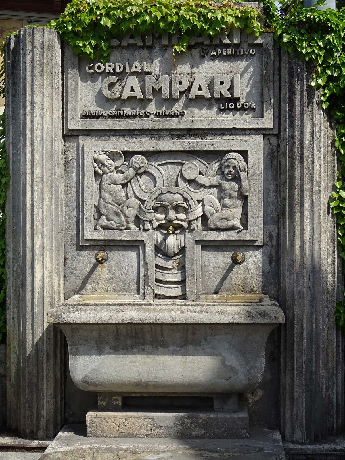 La fontana di Brunate. Foto di Riccardo Ortelli