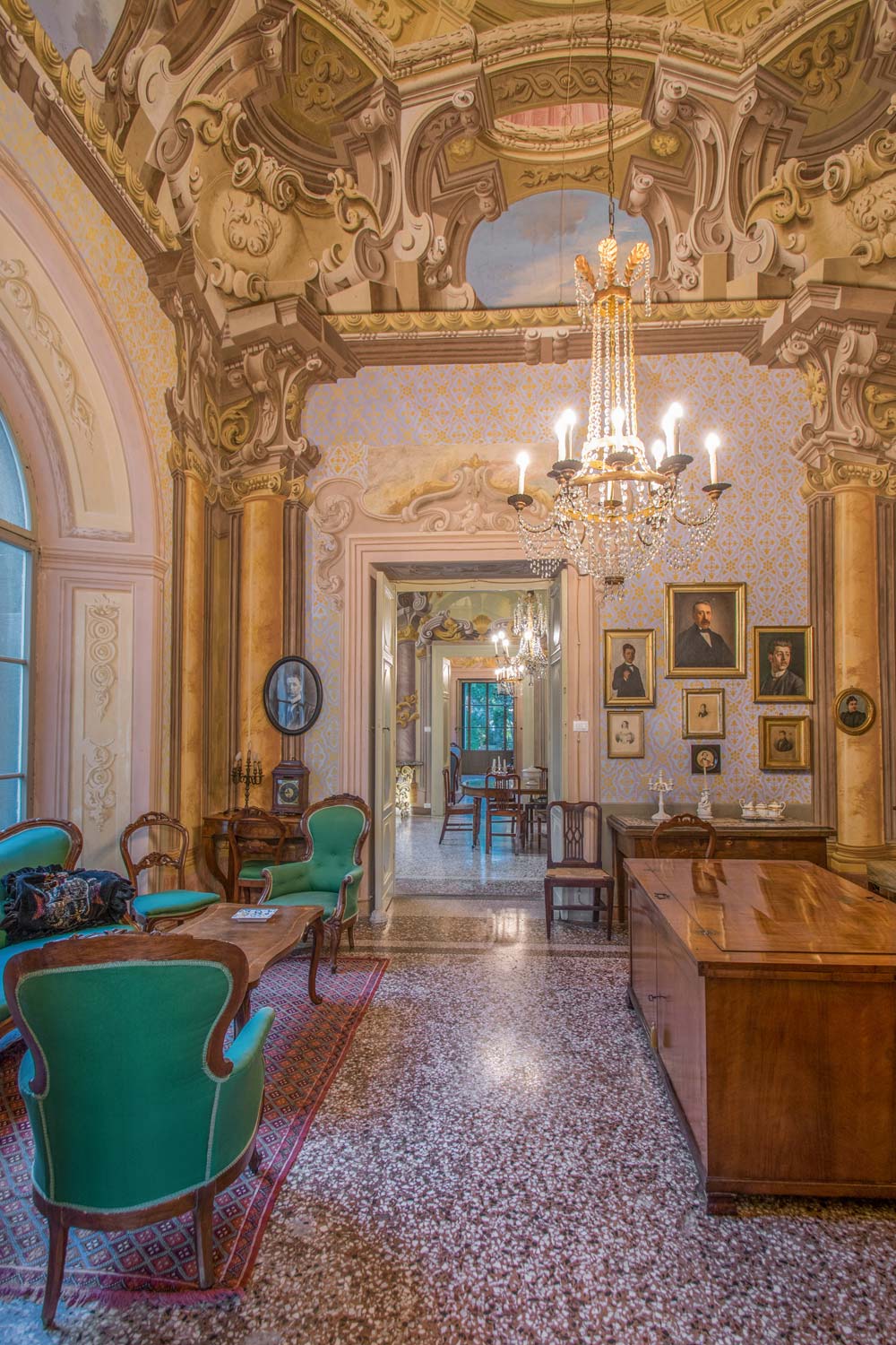 Il salotto ottocentesco. Foto di Elia Santini