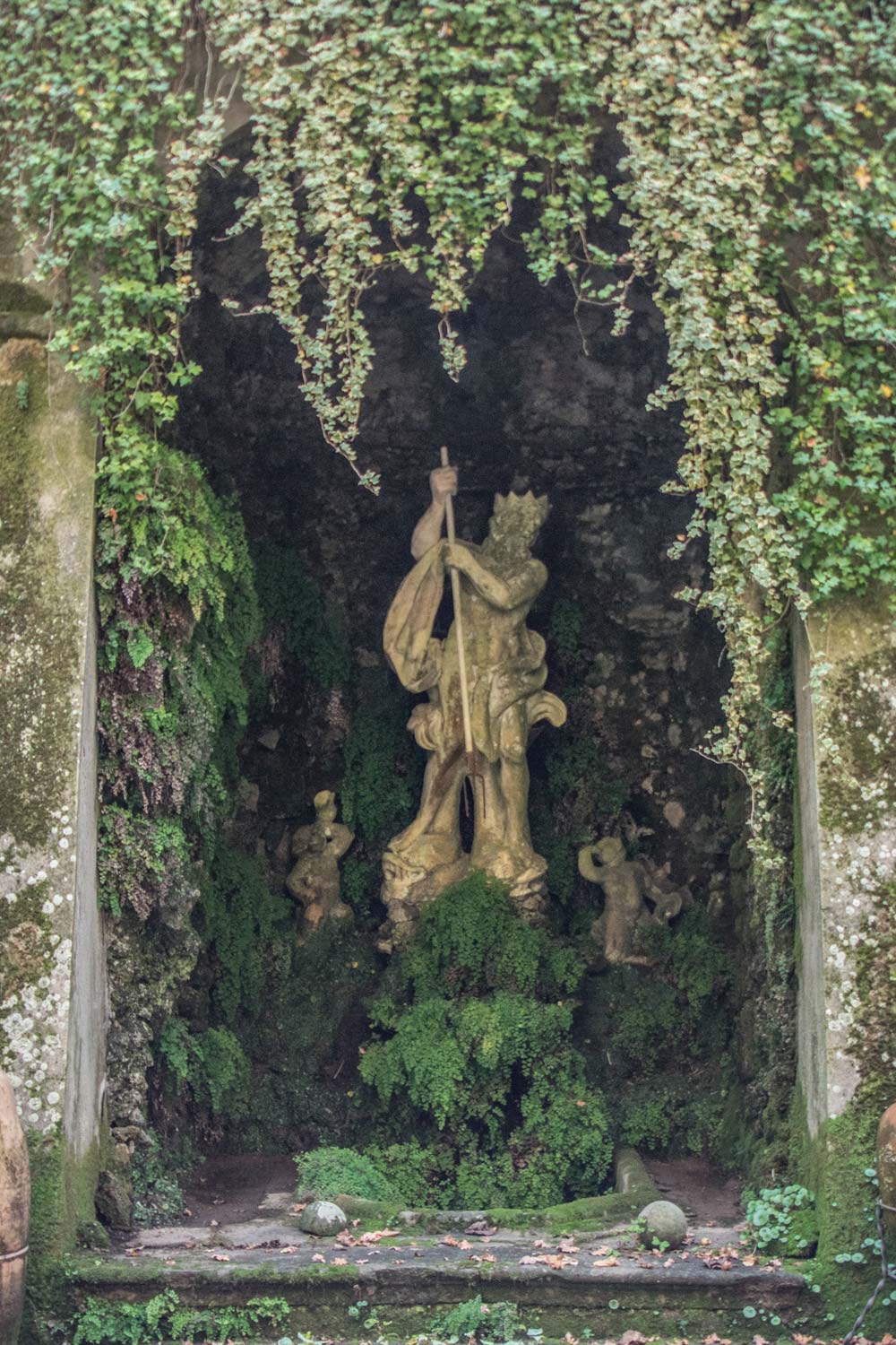La statua del Nettuno nel cortile. Foto di Elia Santini