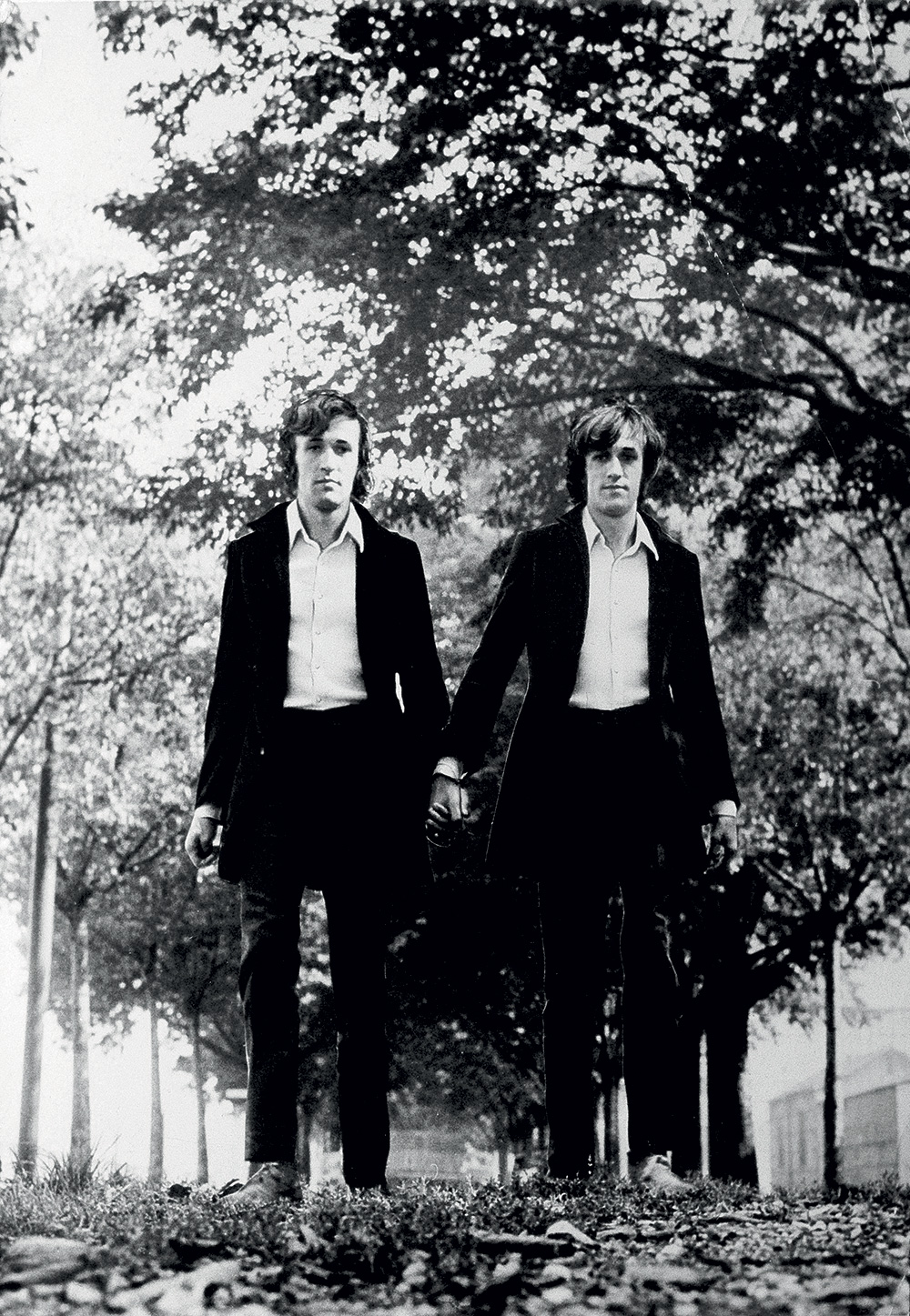 Alighiero Boetti, Gemelli (1968; stampa fotografica, edizione in 50 esemplari firmati, 15 x 10 cm)
