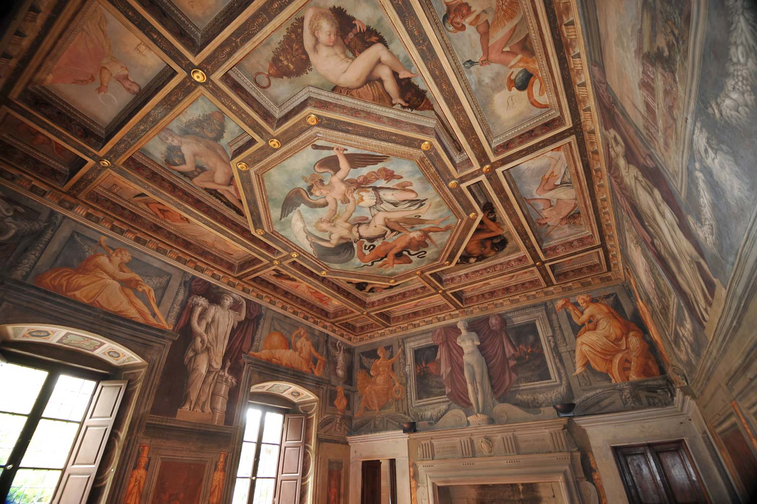 Sala del Trionfo della Virtù