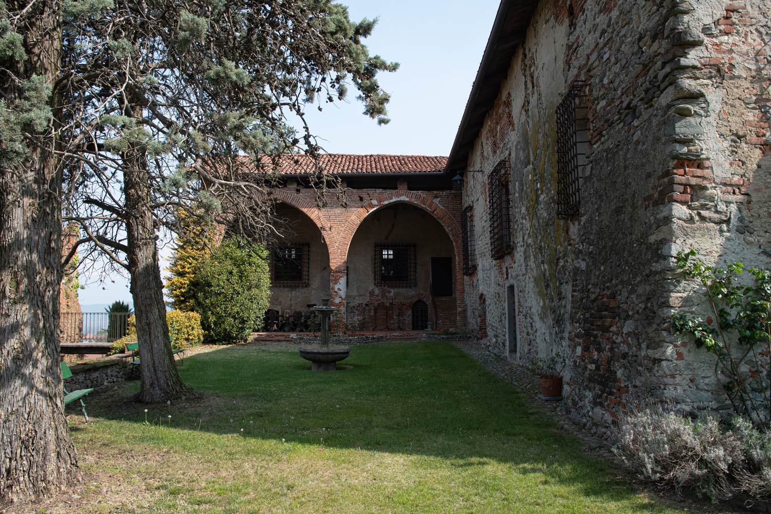 Castello di Moncrivello
