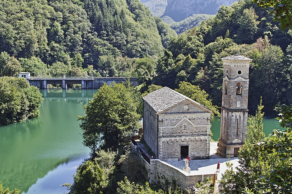 La chiesa di San Jacopo. Foto di Meriadoc Brandibuck