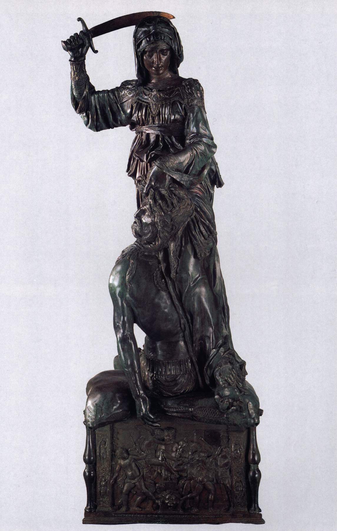 Donatello, Giuditta e Oloferne (1455-1460; bronzo, altezza 236 cm; Firenze, Palazzo Vecchio)
