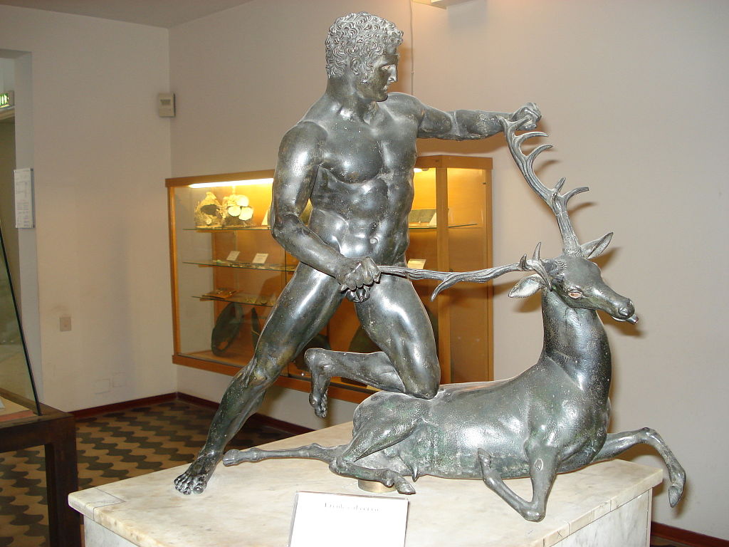 Arte romana, Ercole cattura la cerva di Cerina (fine I secolo a.C. - inizio I secolo d.C.; bronzo; Palermo, Museo Archeologico Antonino Salinas). Foto di Giovanni Dall'Orto