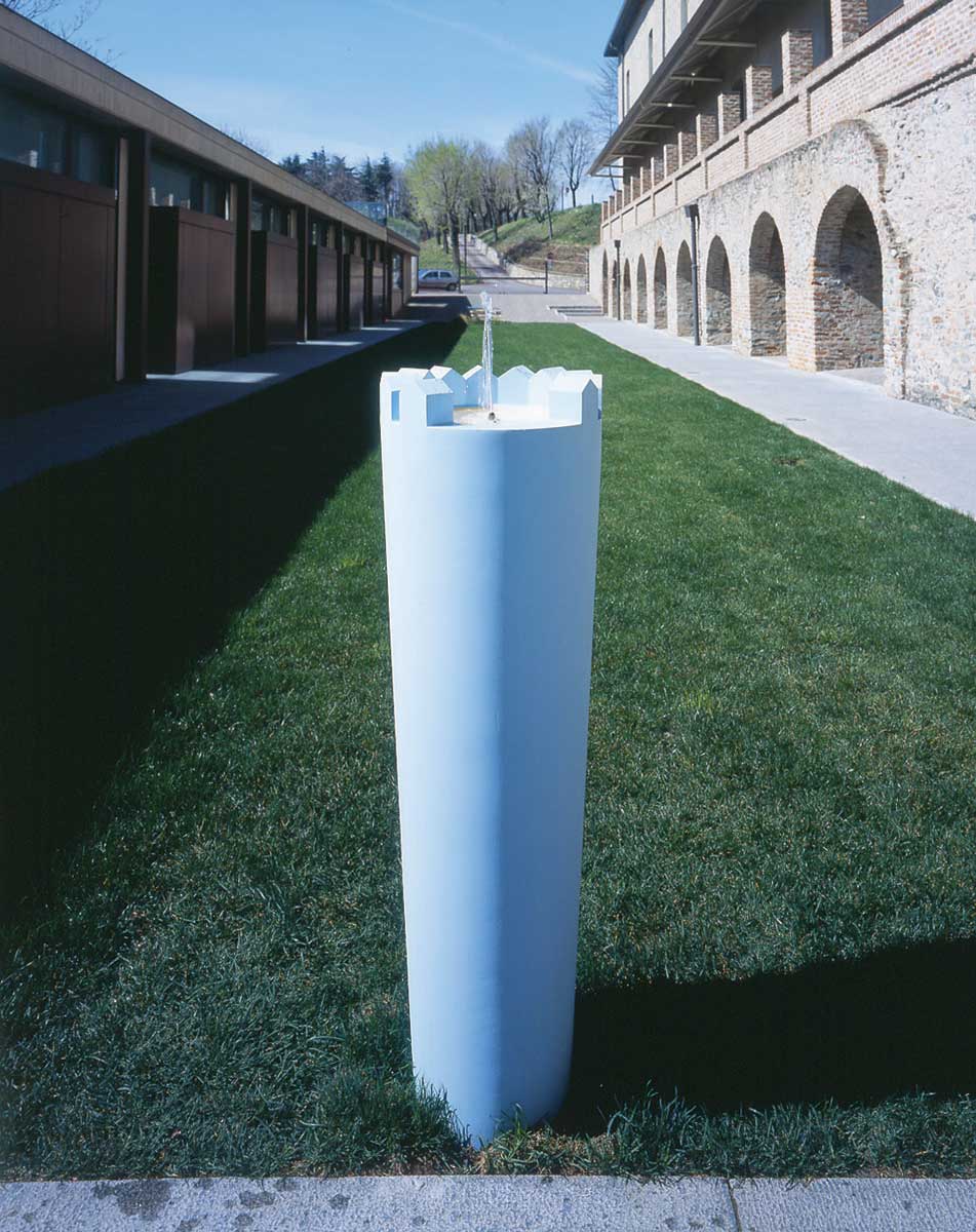 Ettore Spalletti, Fonte (1986; impasto di colore su pietra calcarea della Maiella, 36 x 116 cm; Torino, Fondazione CRT, in comodato presso Castello di Rivoli Museo d’Arte Contemporanea)
 Ettore Spalletti, Fonte (1986; impasto di colore su pietra calcarea della Maiella, 36 x 116 cm; Torino, Fondazione CRT, in comodato presso Castello di Rivoli Museo d’Arte Contemporanea)